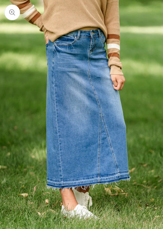 “Stacy” Light Wash Raw Hem Long Denim